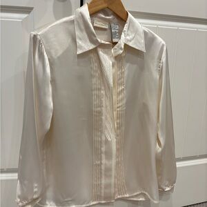 VINTAGEJaclyn Smith Ivory Satin Blouse